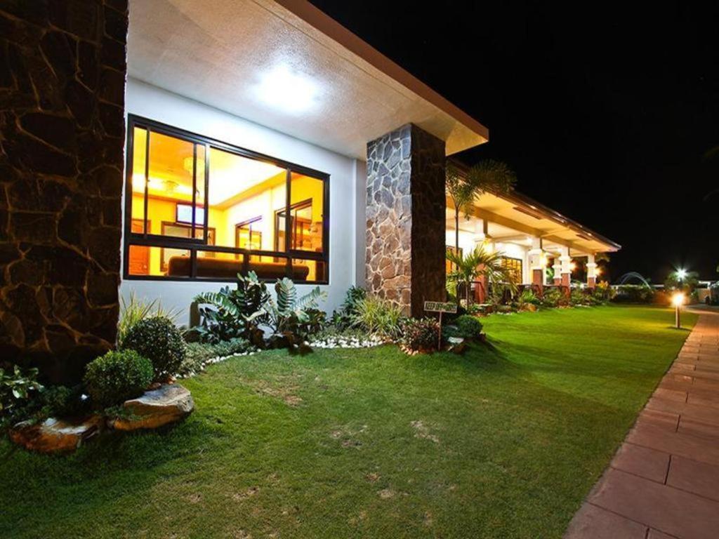 La Suena Brisa Beach Resort And Events Place Batangas Екстериор снимка
